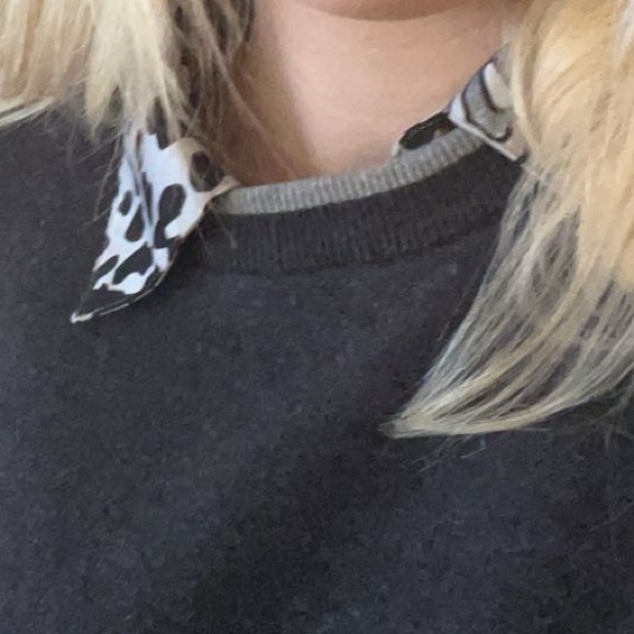 Leopard Print Button-Up Blouse - Picture 6 of 6